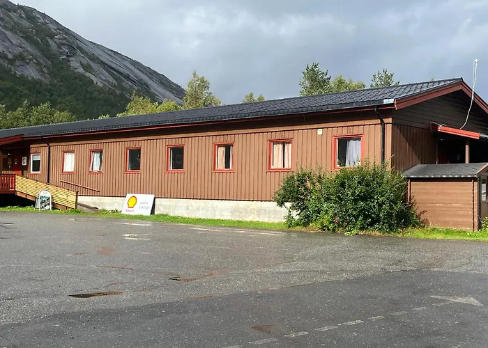 Skjomen Og *